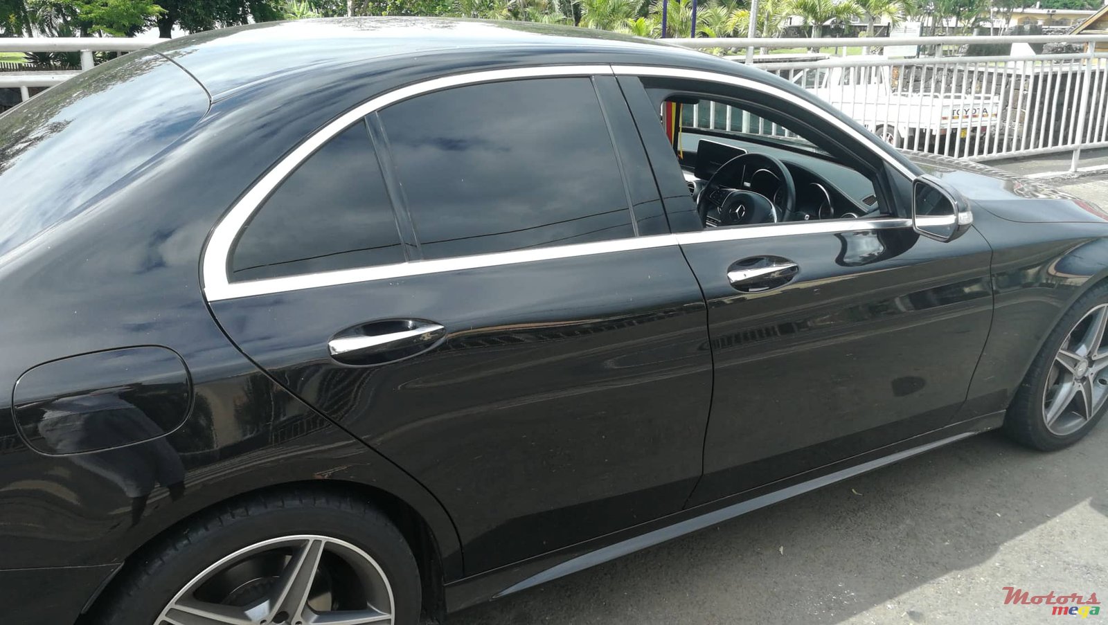 2014' Mercedes-Benz C-Class photo #3