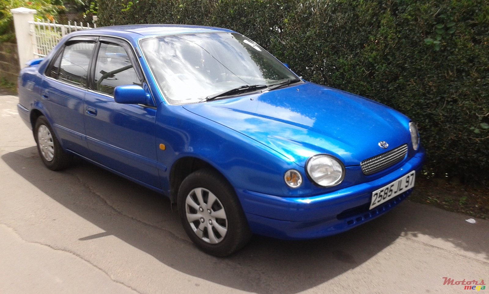 1997' Toyota Corolla photo #1