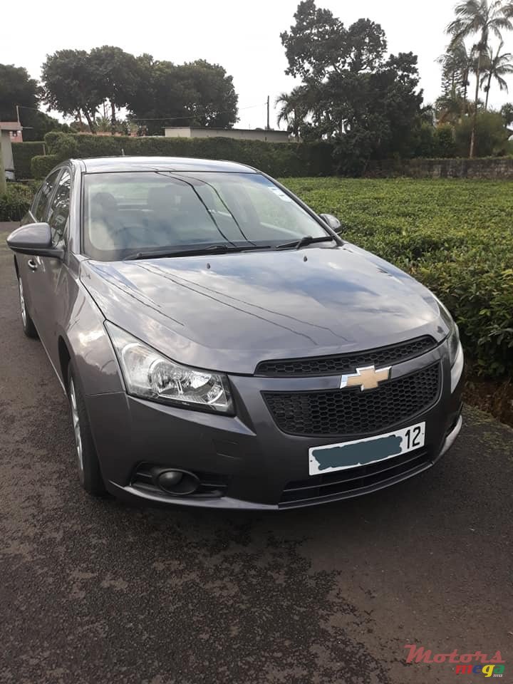 2012' Chevrolet Cruze photo #1