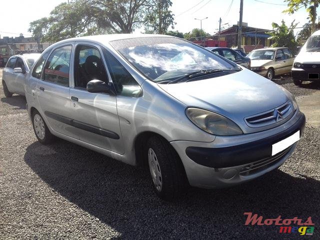 2003' Citroen Picasso photo #1