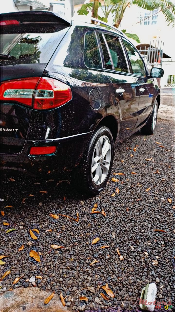 2011' Renault photo #4