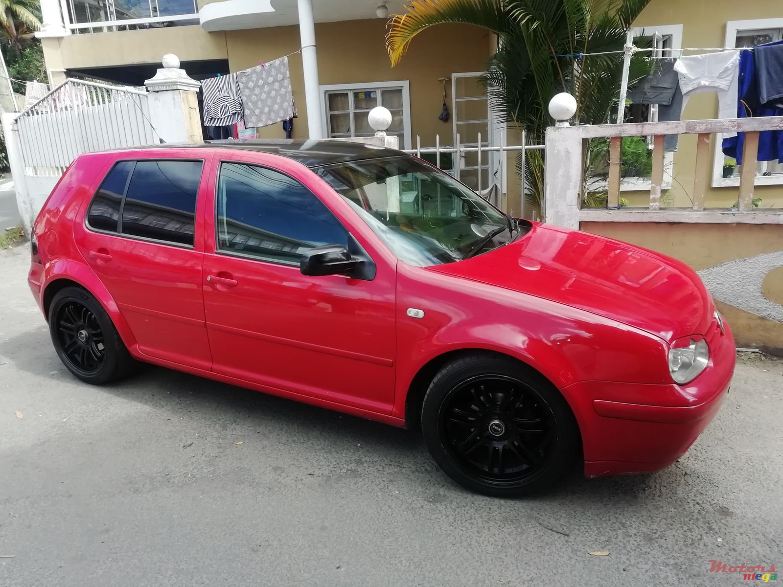 2001' Volkswagen Golf photo #1