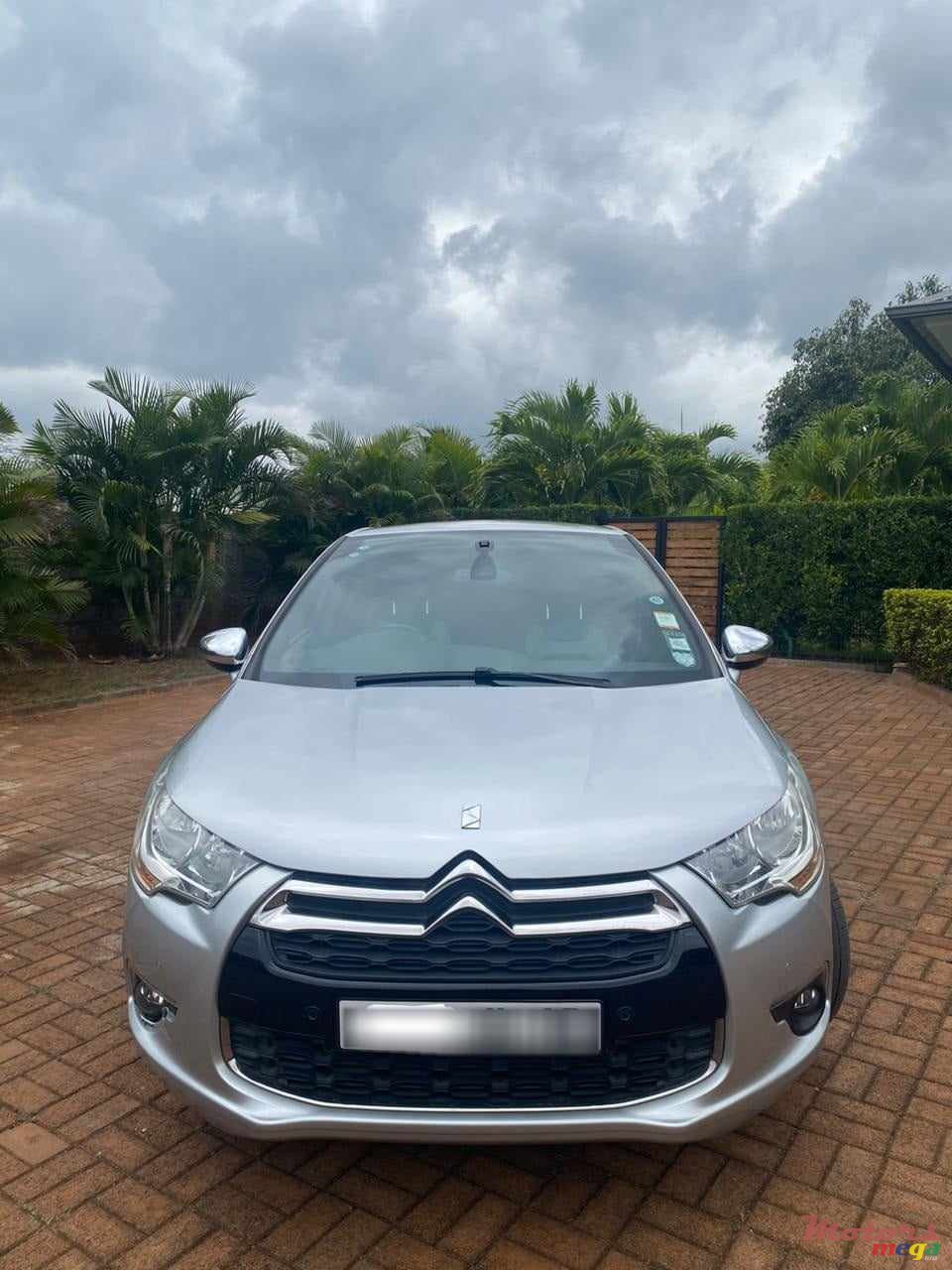 2016' Citroen DS4 photo #1