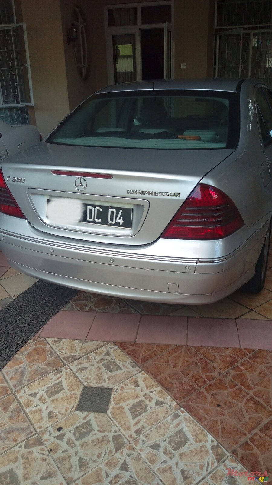 2004' Mercedes-Benz C-Class photo #2