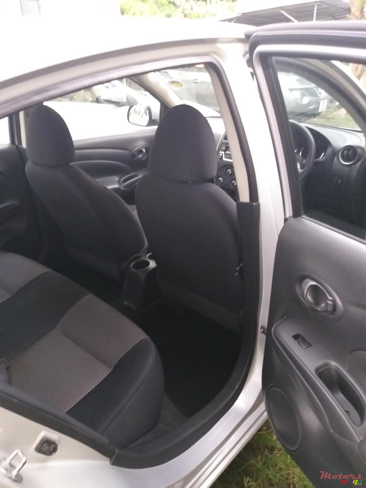 2015' Nissan Almera photo #6