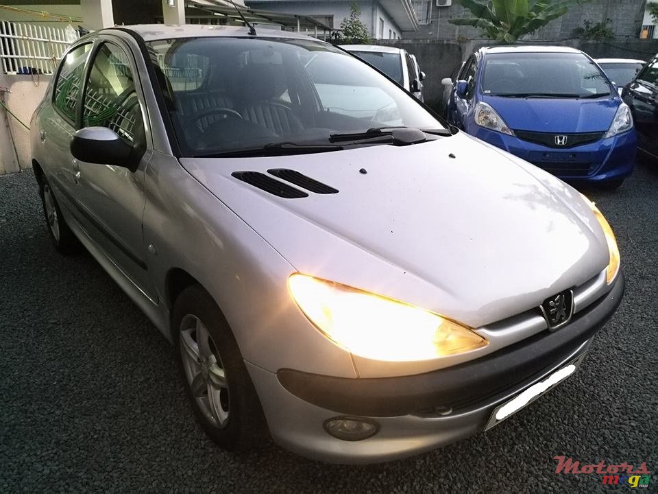 2005' Peugeot 206 photo #2