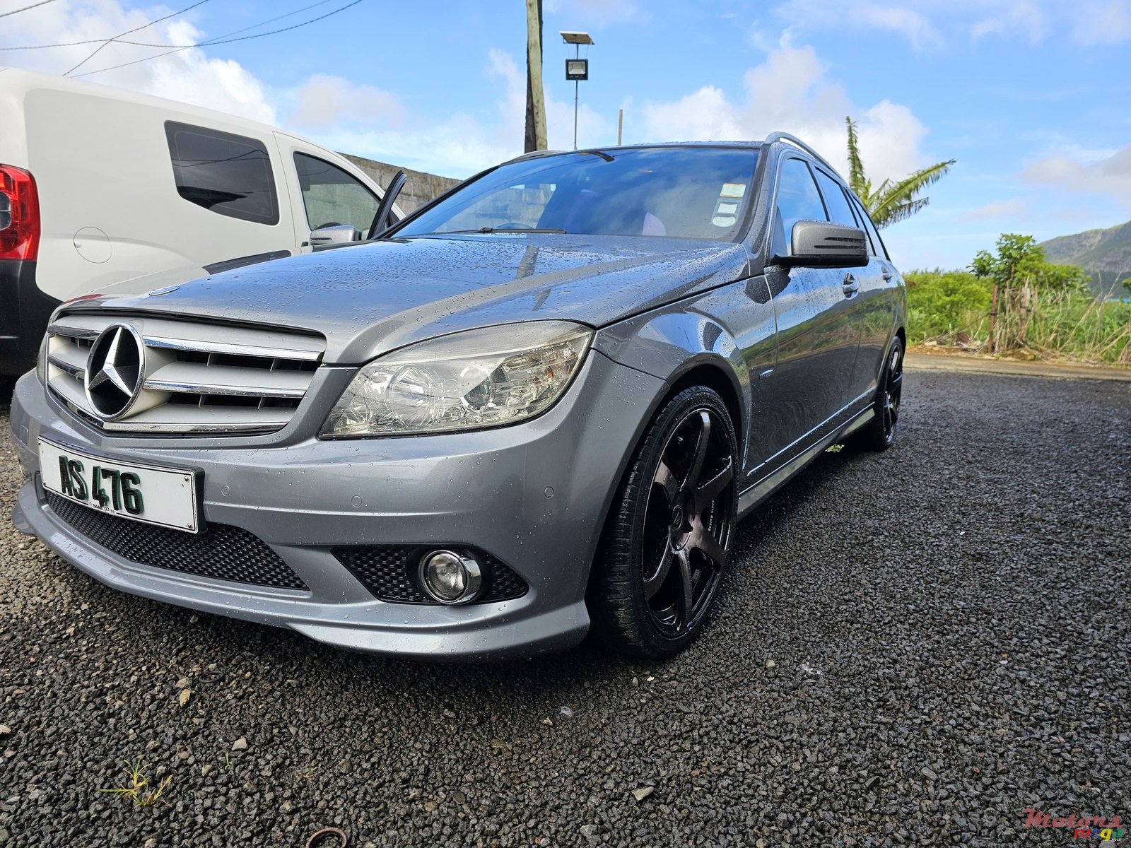 2009' Mercedes-Benz C-Class W204 photo #3