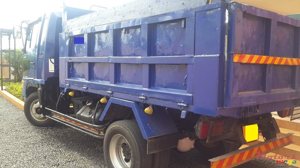 2001' Hino RANGER Camion Bascule photo #4