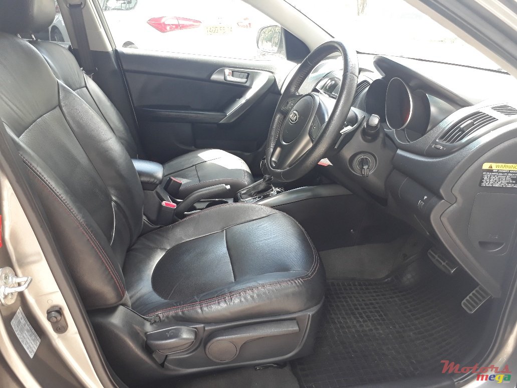 2012' Kia Cerato photo #5