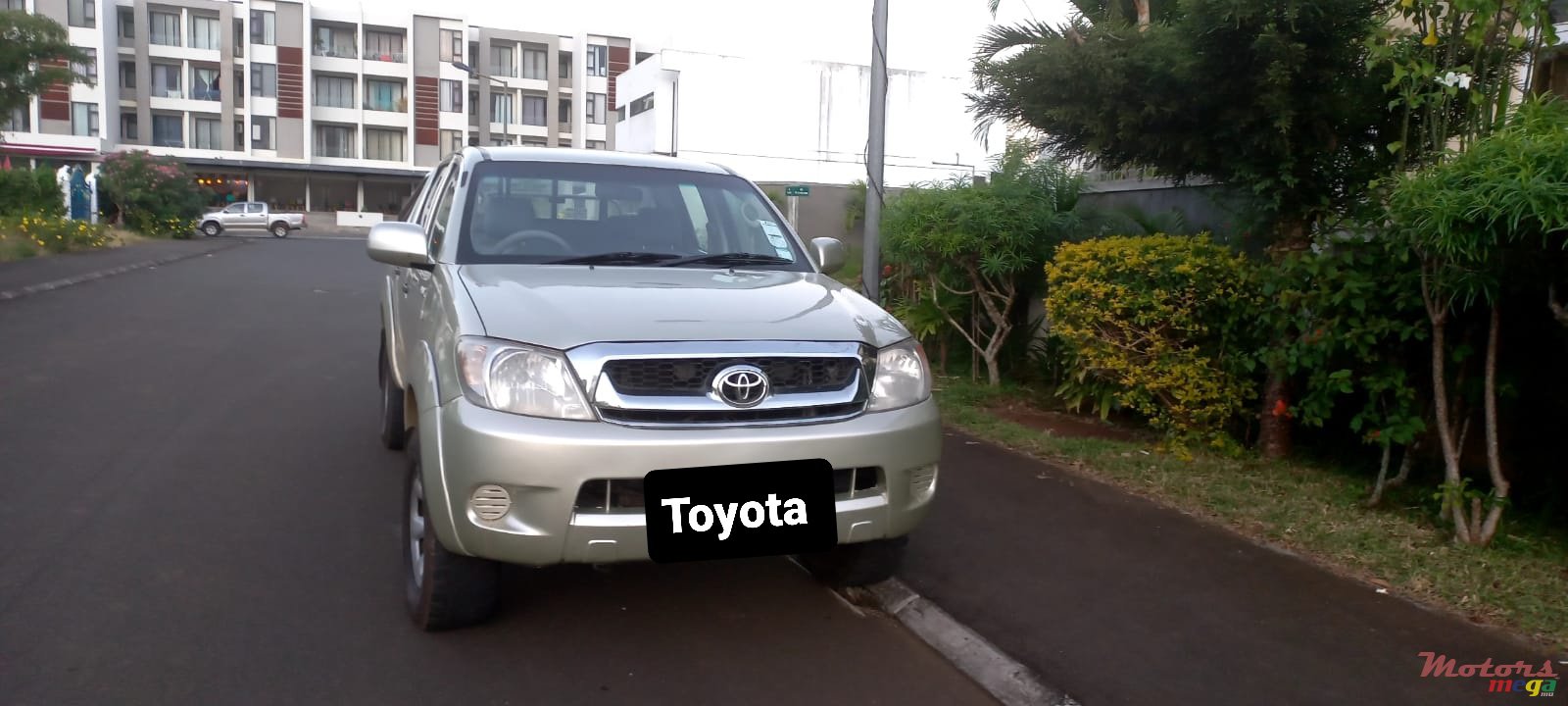 2006' Toyota Hilux any photo #1