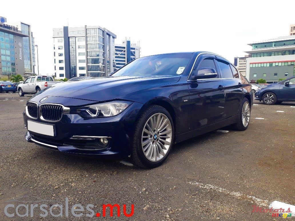 2012' BMW 328 Luxury Line photo #3