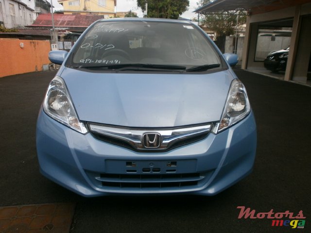 2012' Honda fit hybrid photo #1