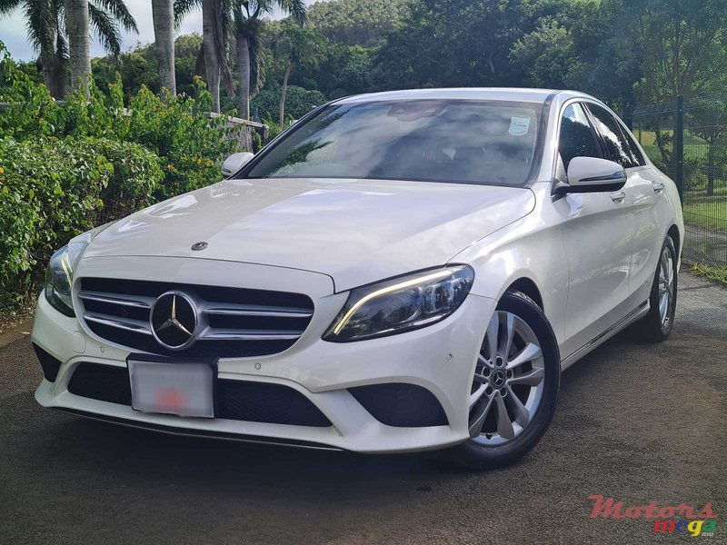 2019' Mercedes-Benz C 200 Avantgarde photo #1