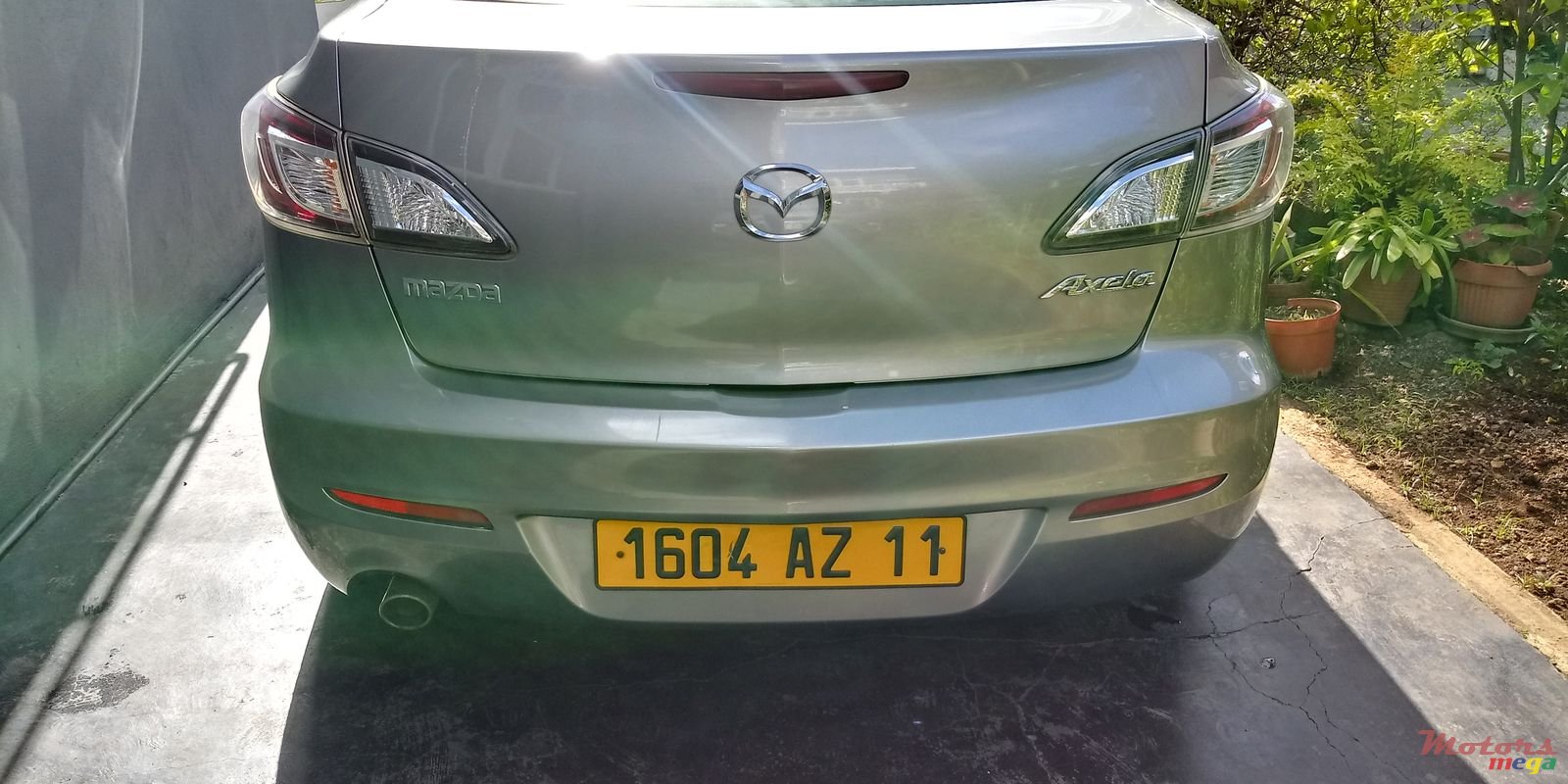 2011' Mazda Axela photo #4