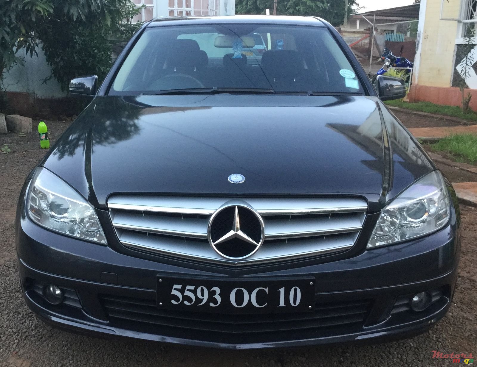 2010' Mercedes-Benz C-Class C 180 photo #2