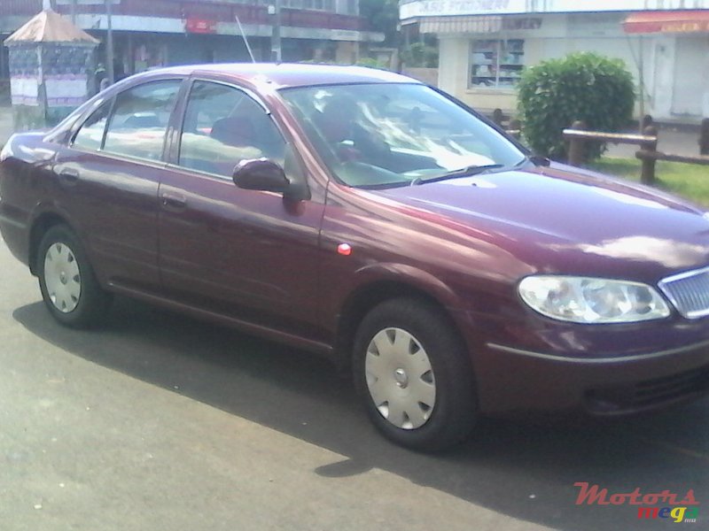 2005' Nissan Sunny photo #1