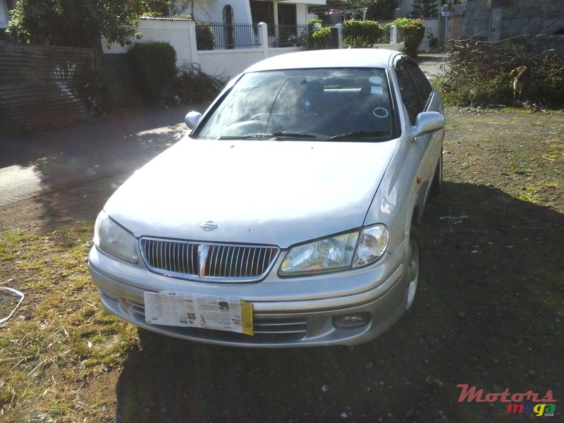 2000' Nissan Sunny photo #1