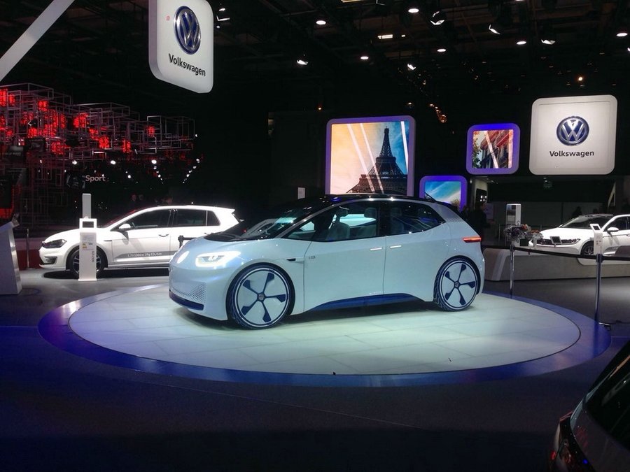 VW I.D. concept at the 2016 Paris Motor Show