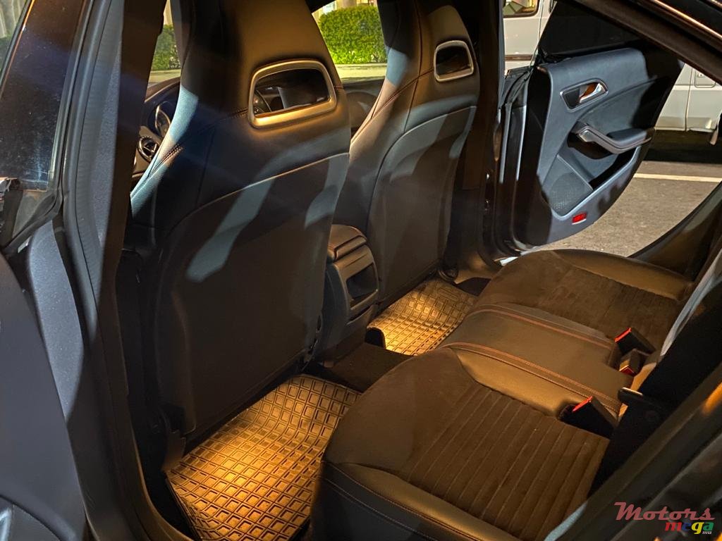 2014' Mercedes-Benz CLA 200 photo #4