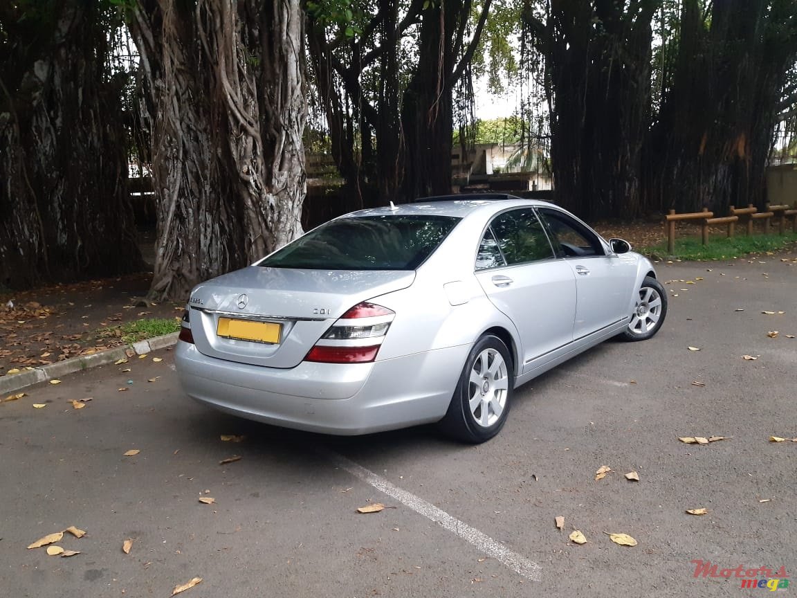 2009' Mercedes-Benz S 320 LWB photo #2