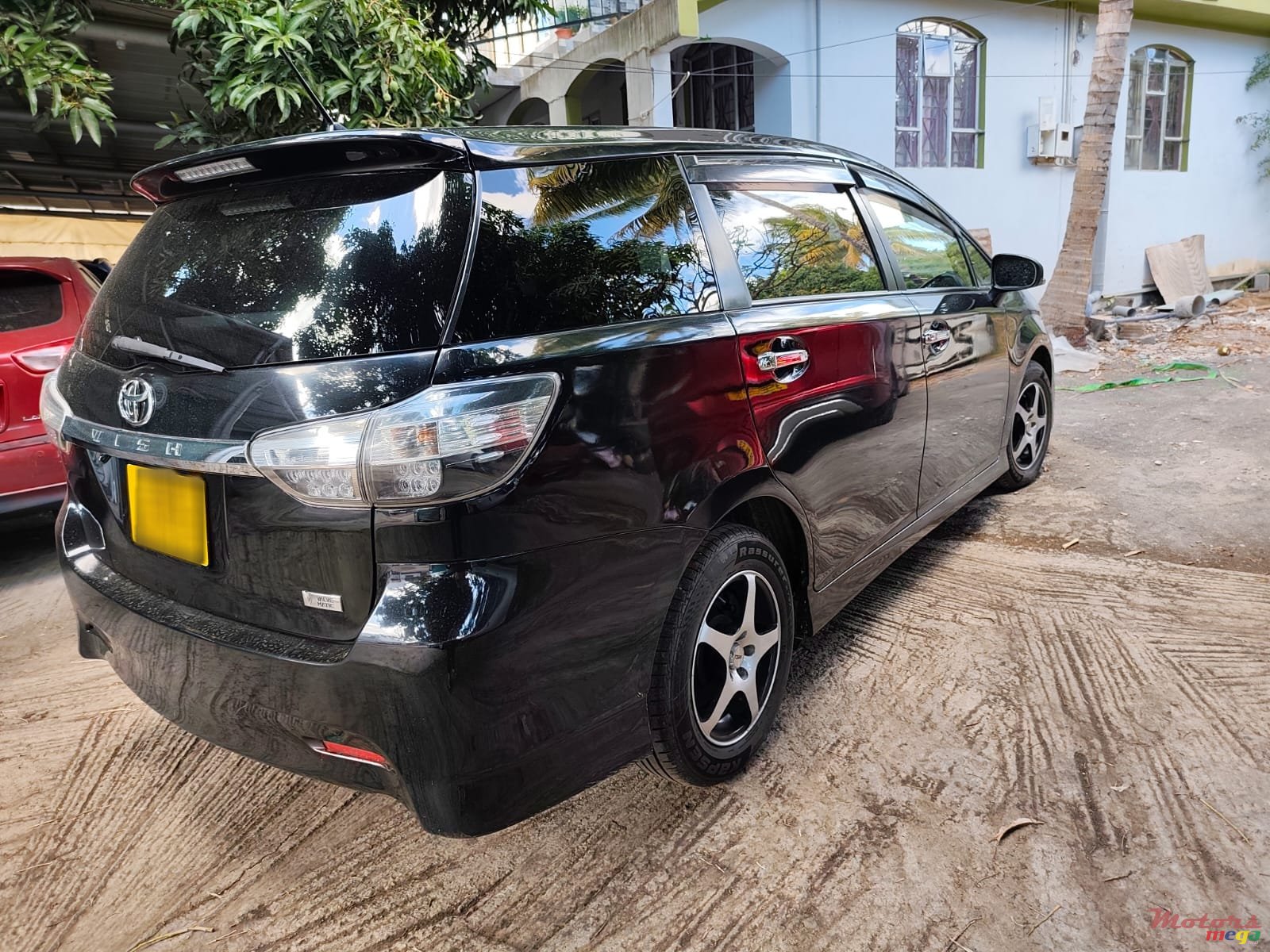 2013' Toyota Wish photo #3