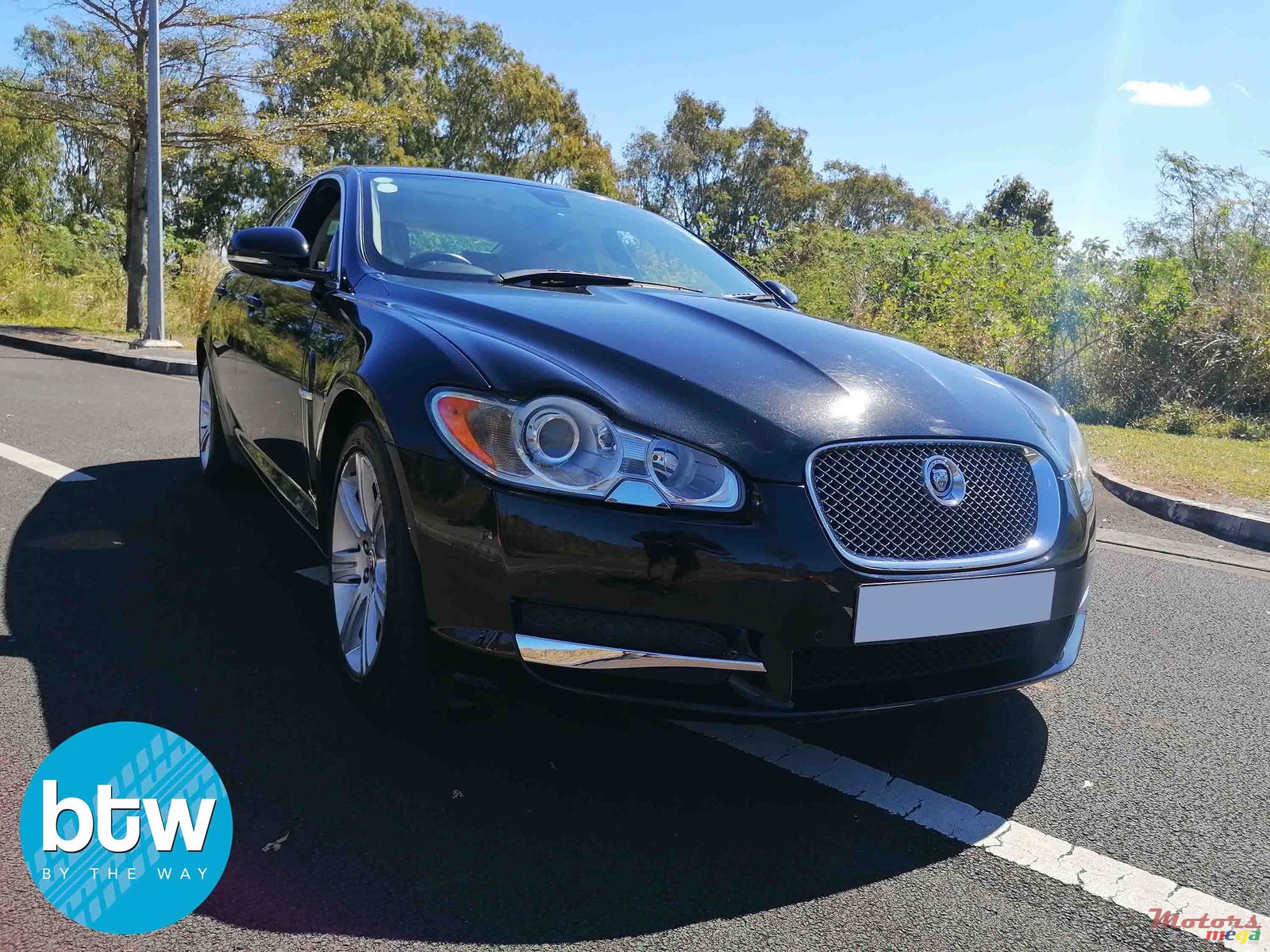 2010' Jaguar XF photo #1