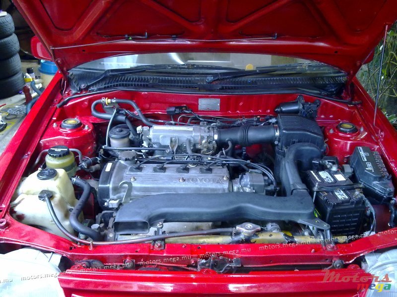 1992' Toyota Starlet photo #2