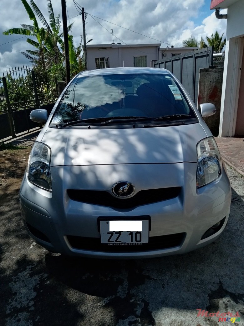 2010' Toyota Vitz photo #1