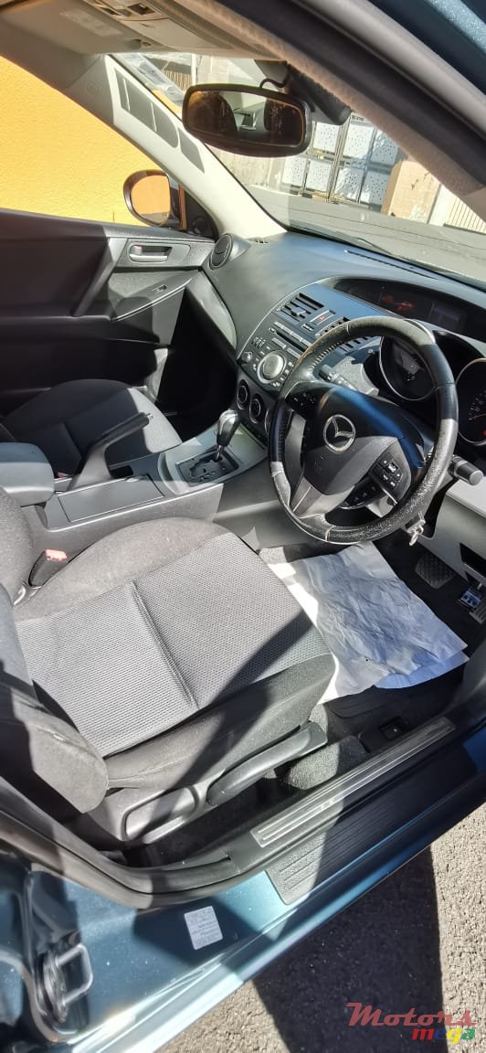 2010' Mazda 3 photo #3