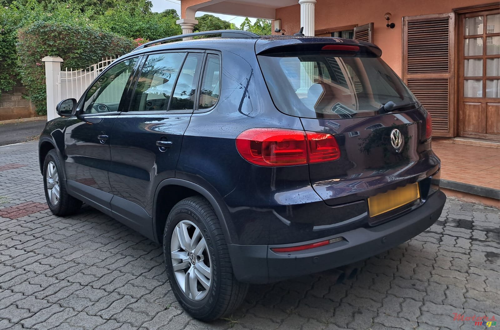 2015' Volkswagen Tiguan photo #4