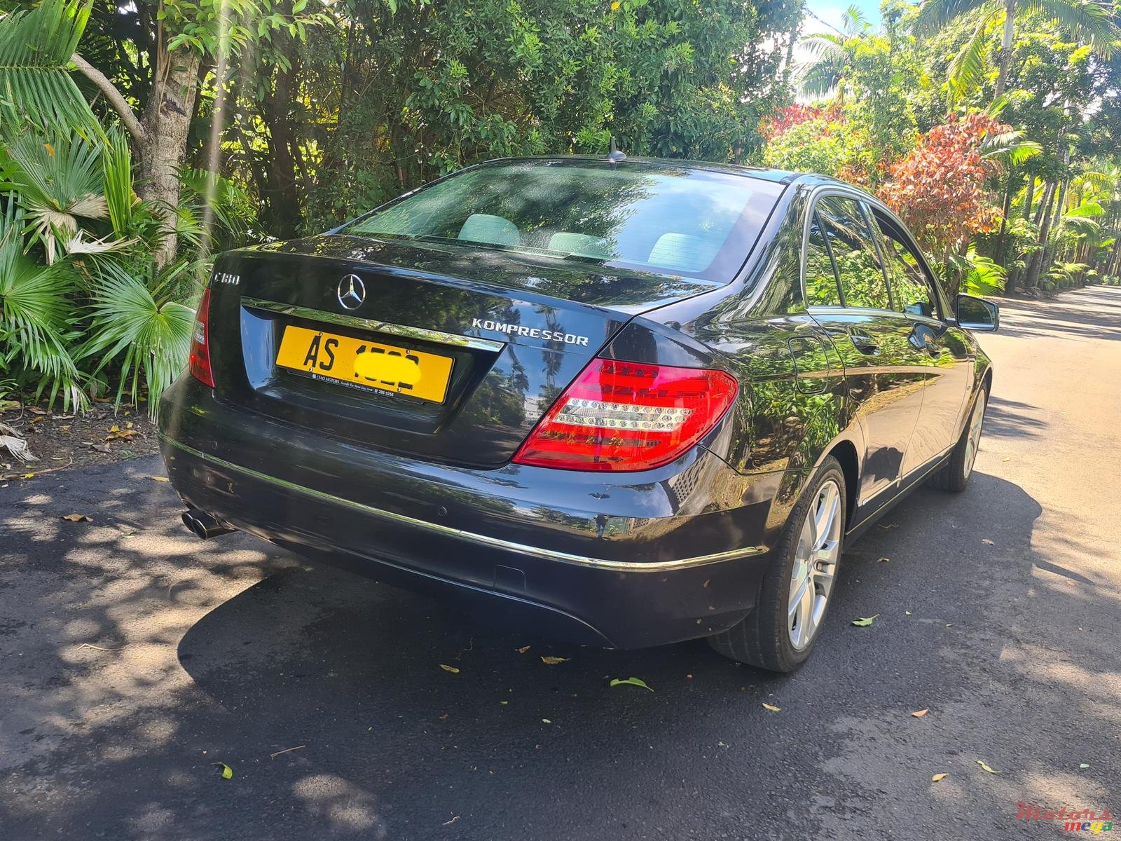 2012' Mercedes-Benz C-Class C180 automatic photo #3