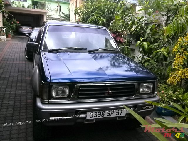 1997' Mitsubishi strada photo #1
