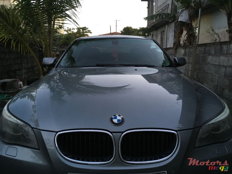 2004' BMW 520 photo #1