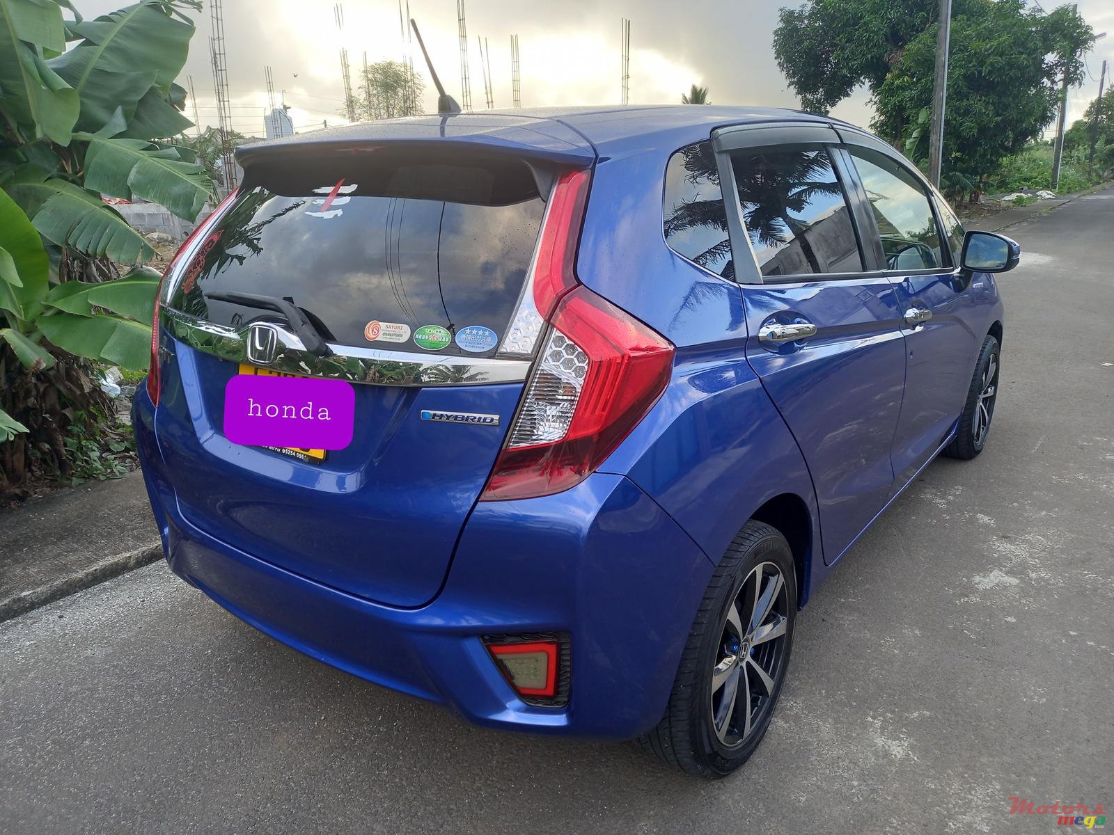2015' Honda Fit Hybrid photo #3