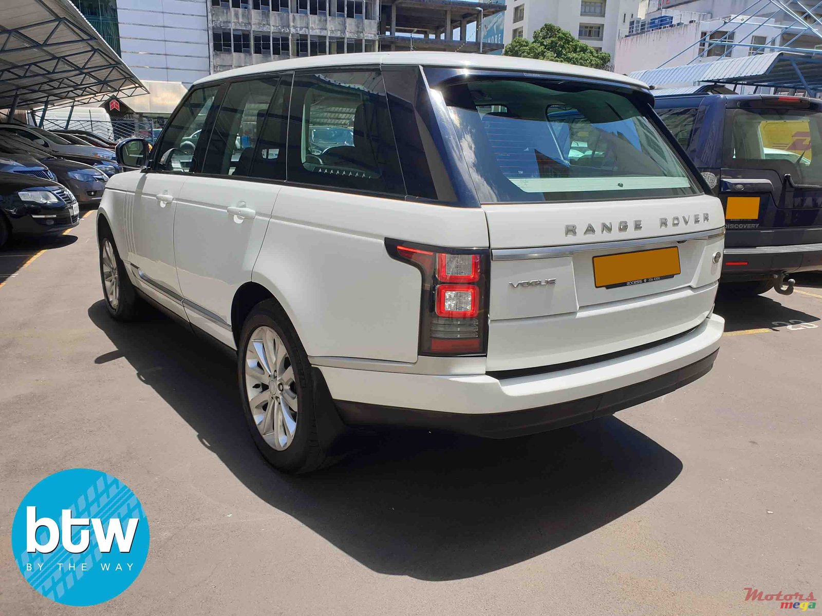 2015' Land Rover Range Rover Vogue TDV6 photo #3