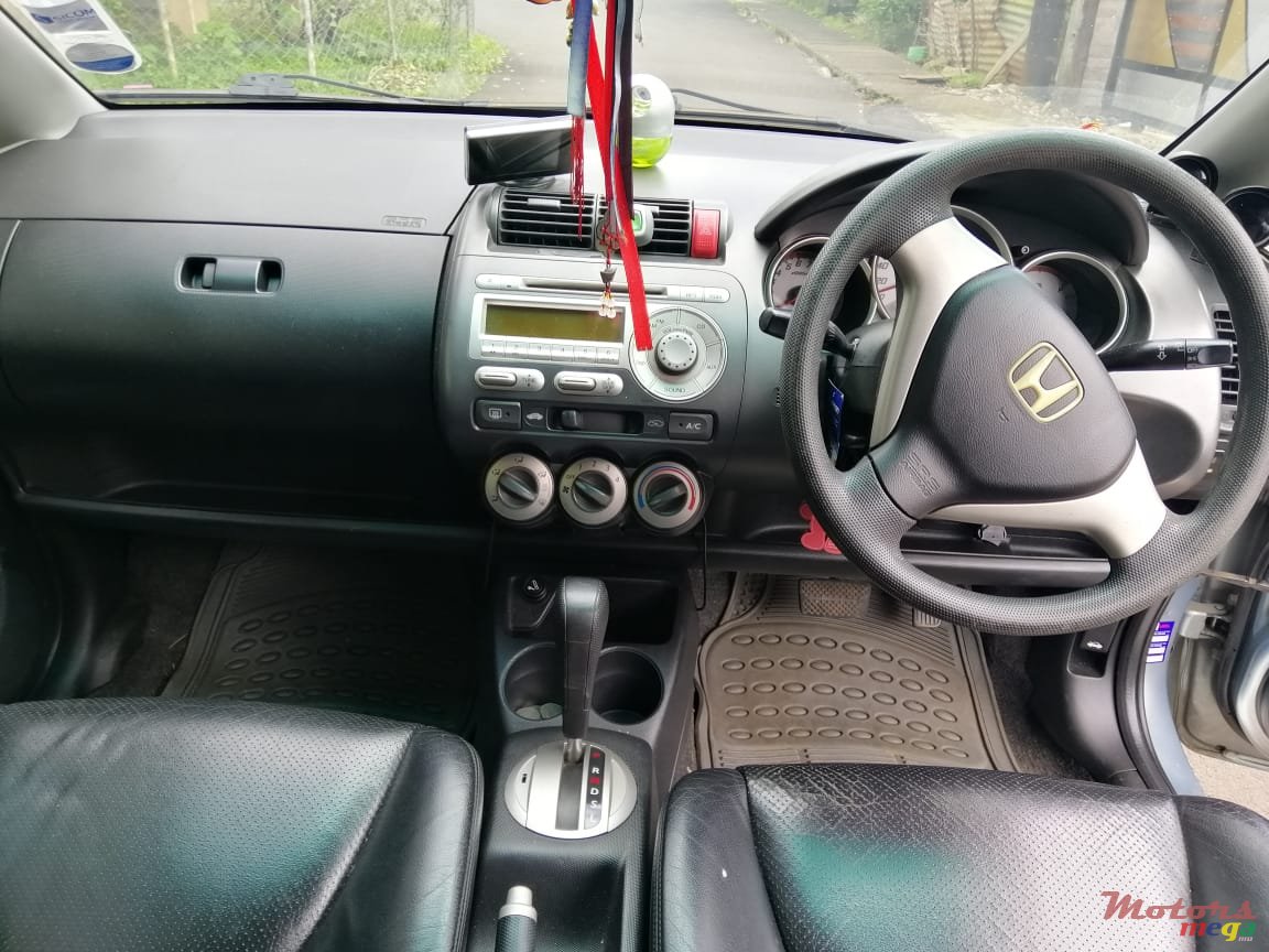 2005' Honda Jazz photo #4