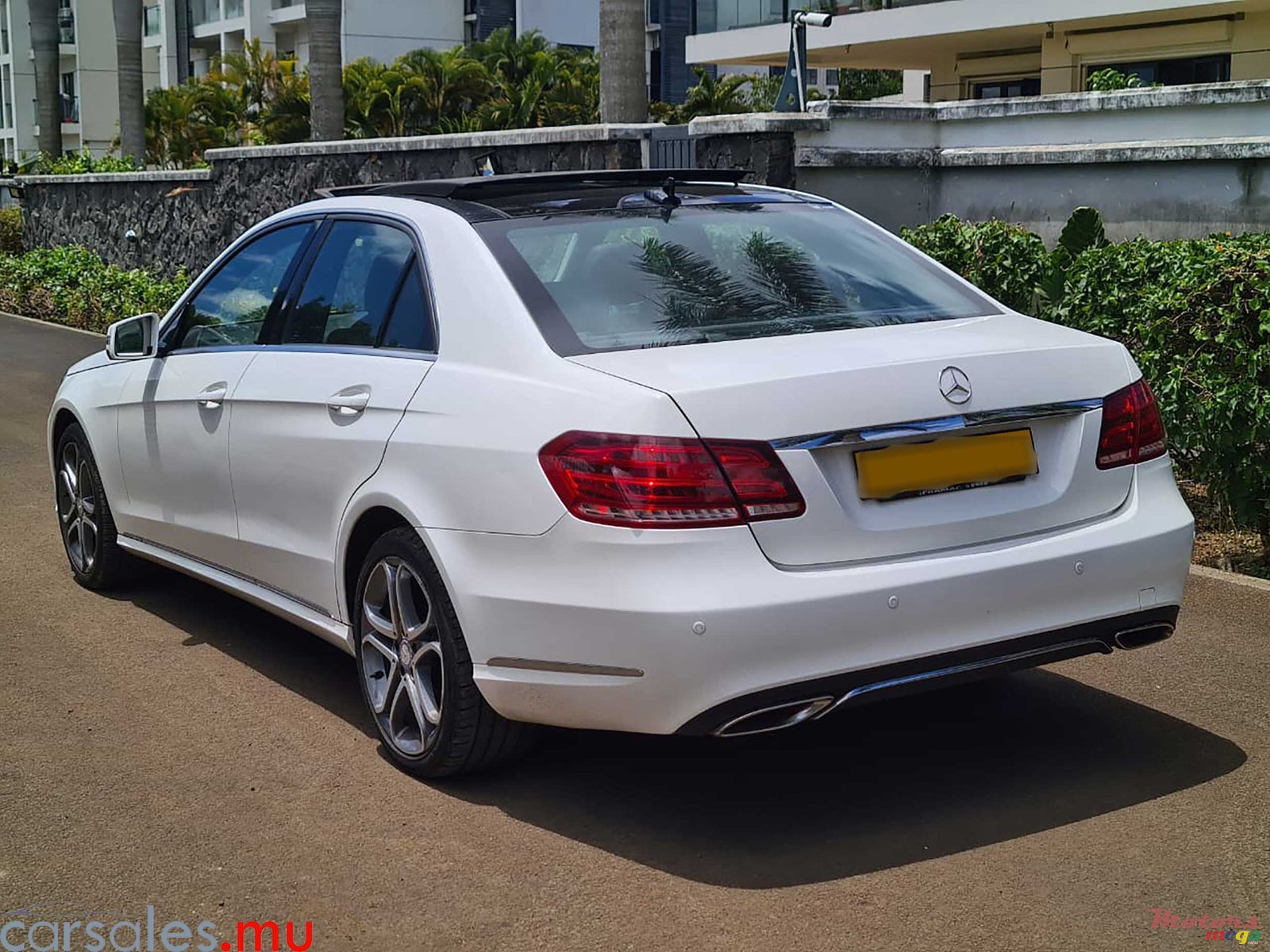 2014' Mercedes-Benz E 200 Avantgarde photo #3