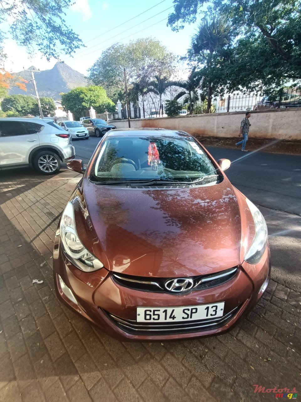 2013' Hyundai Elantra photo #7