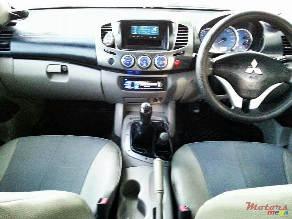 2010' Mitsubishi L 200 SPORTERO (4x4) photo #5