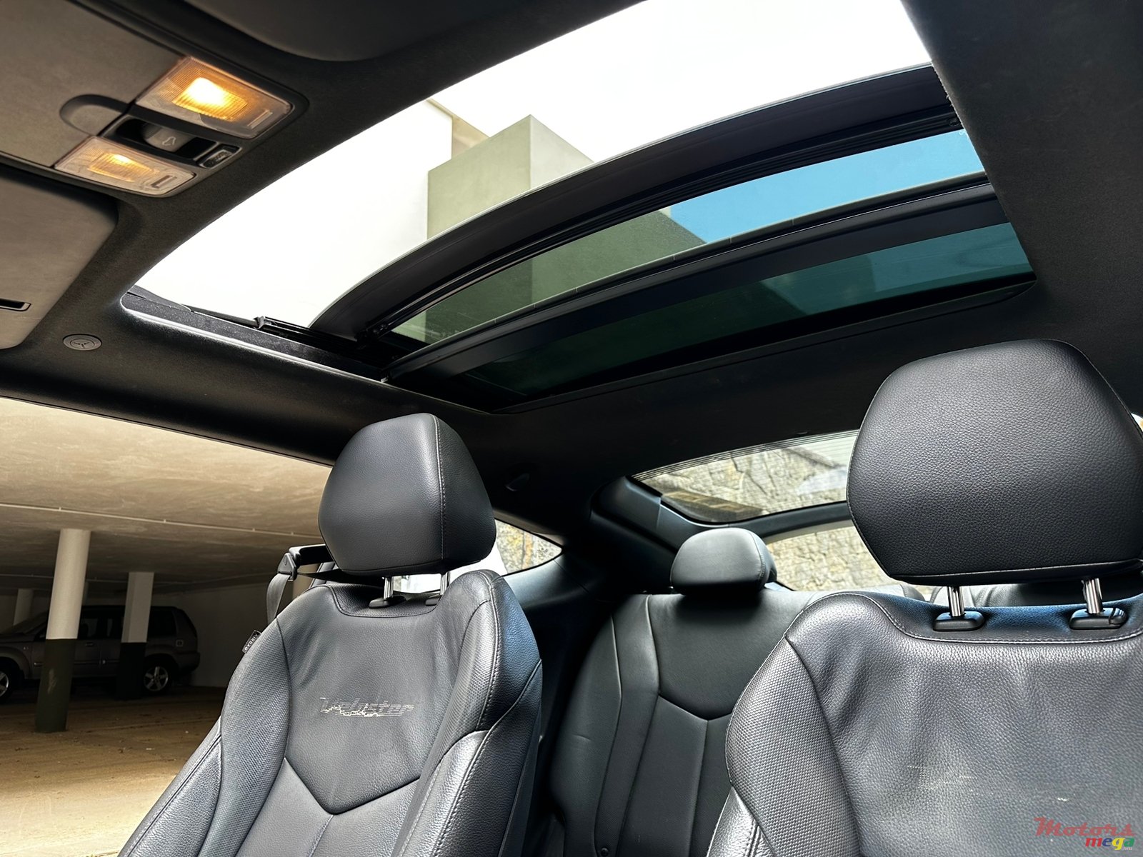 2016' Hyundai Veloster photo #3