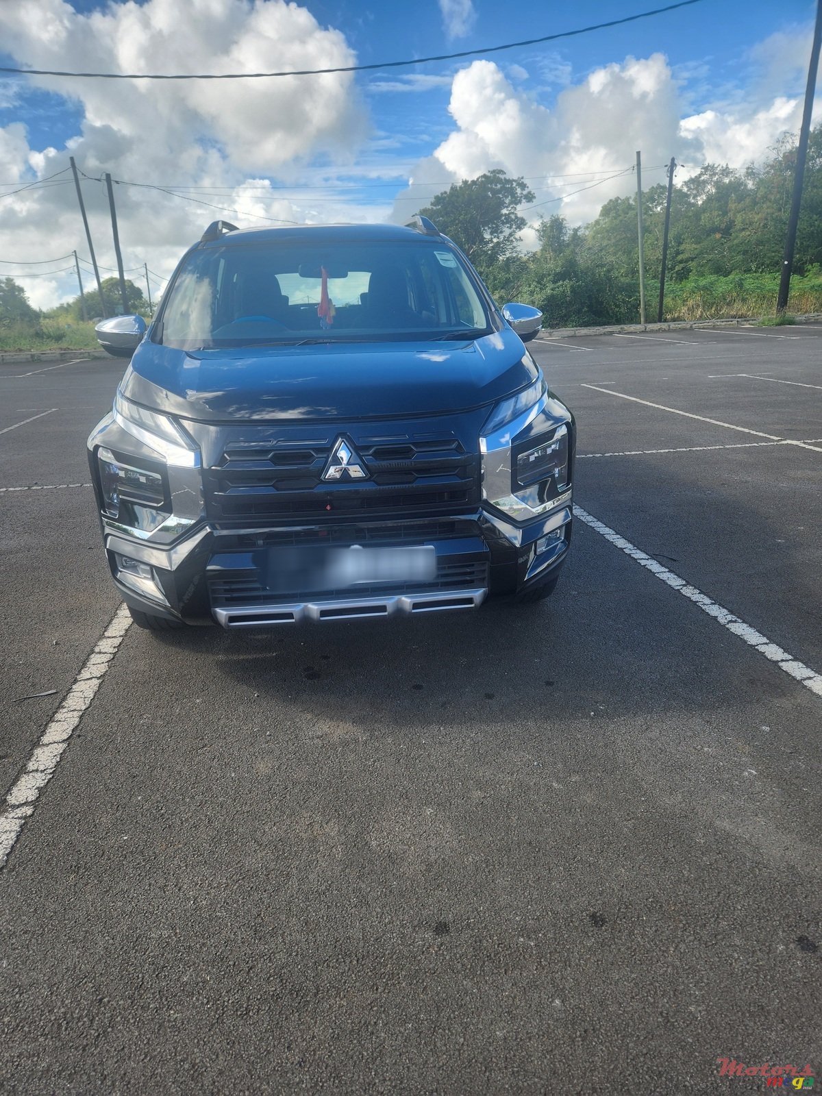 2025' Mitsubishi XPANDER CROSS photo #1