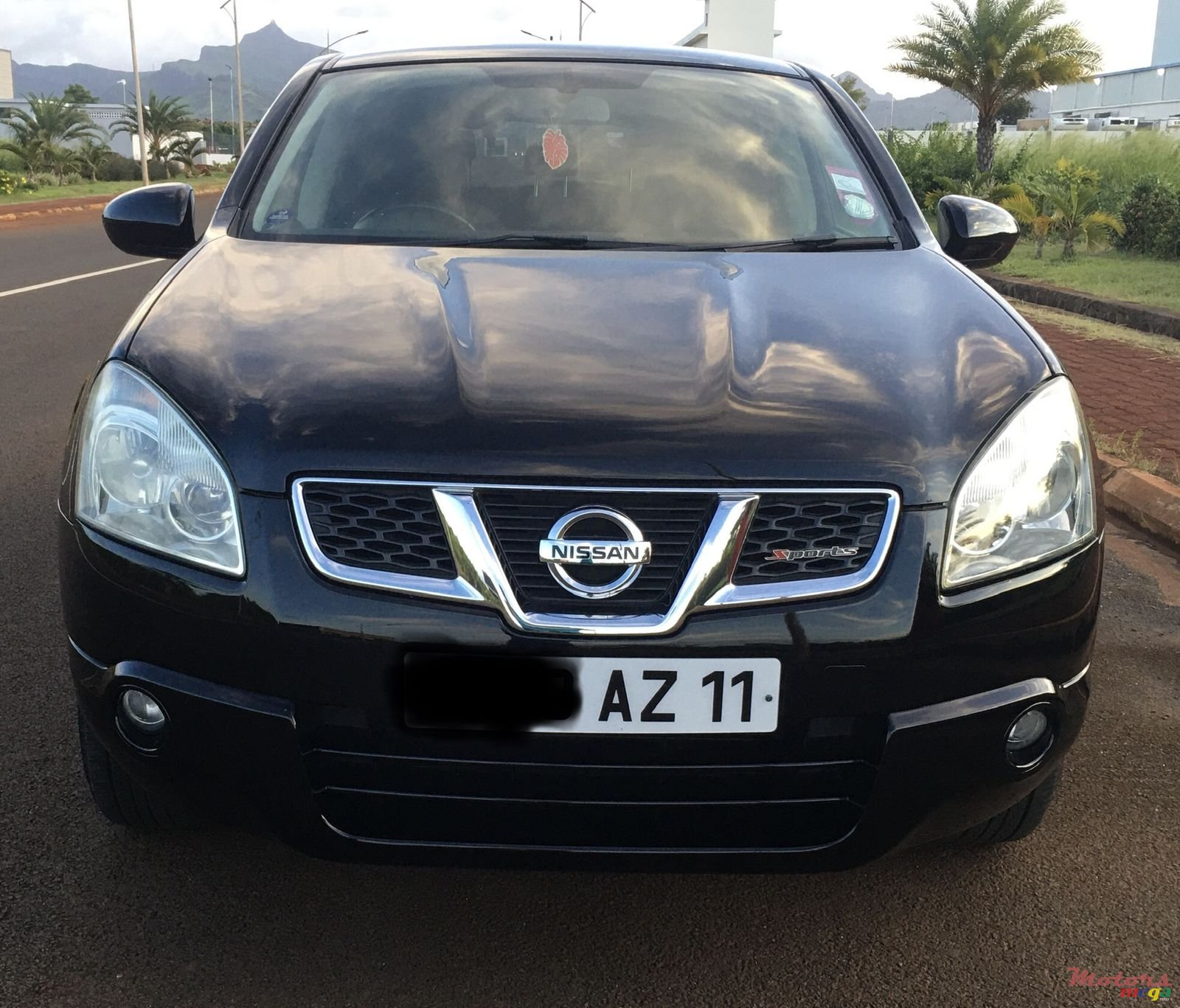 2011' Nissan Qashqai Dualis photo #1