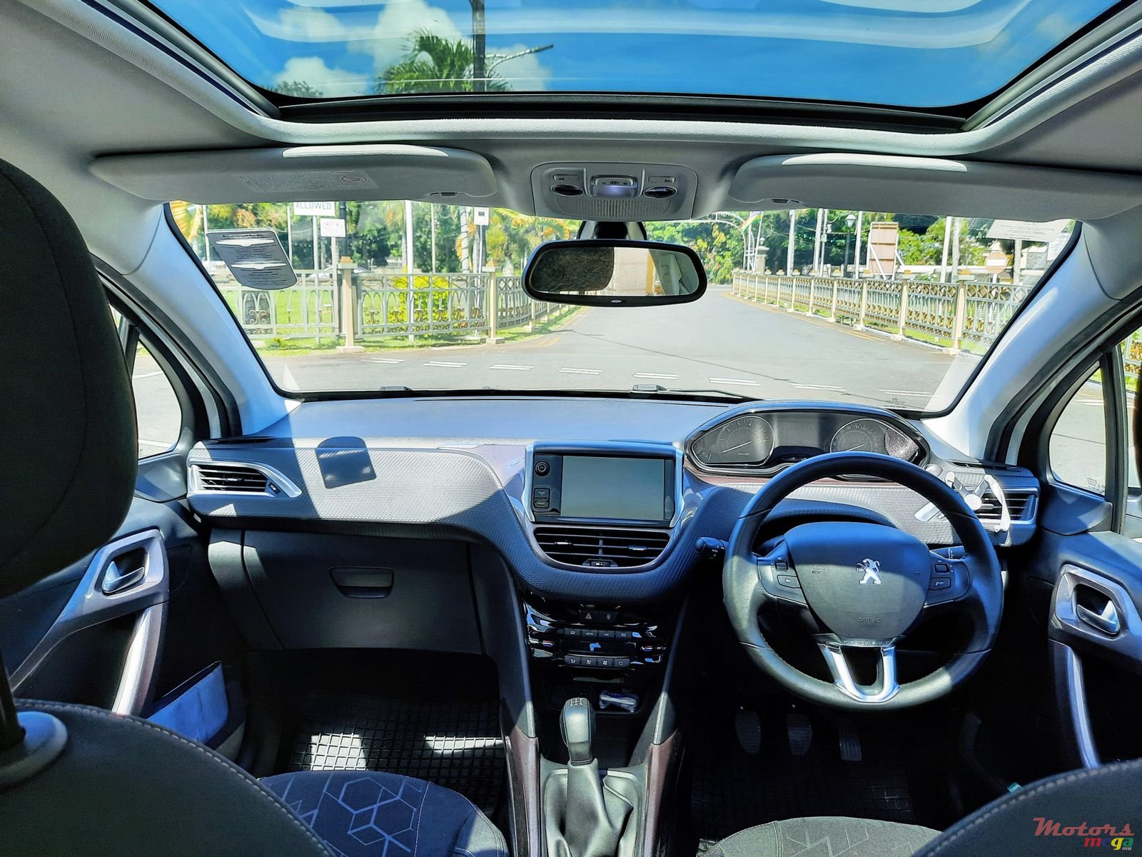 2014' Peugeot 2008 photo #4