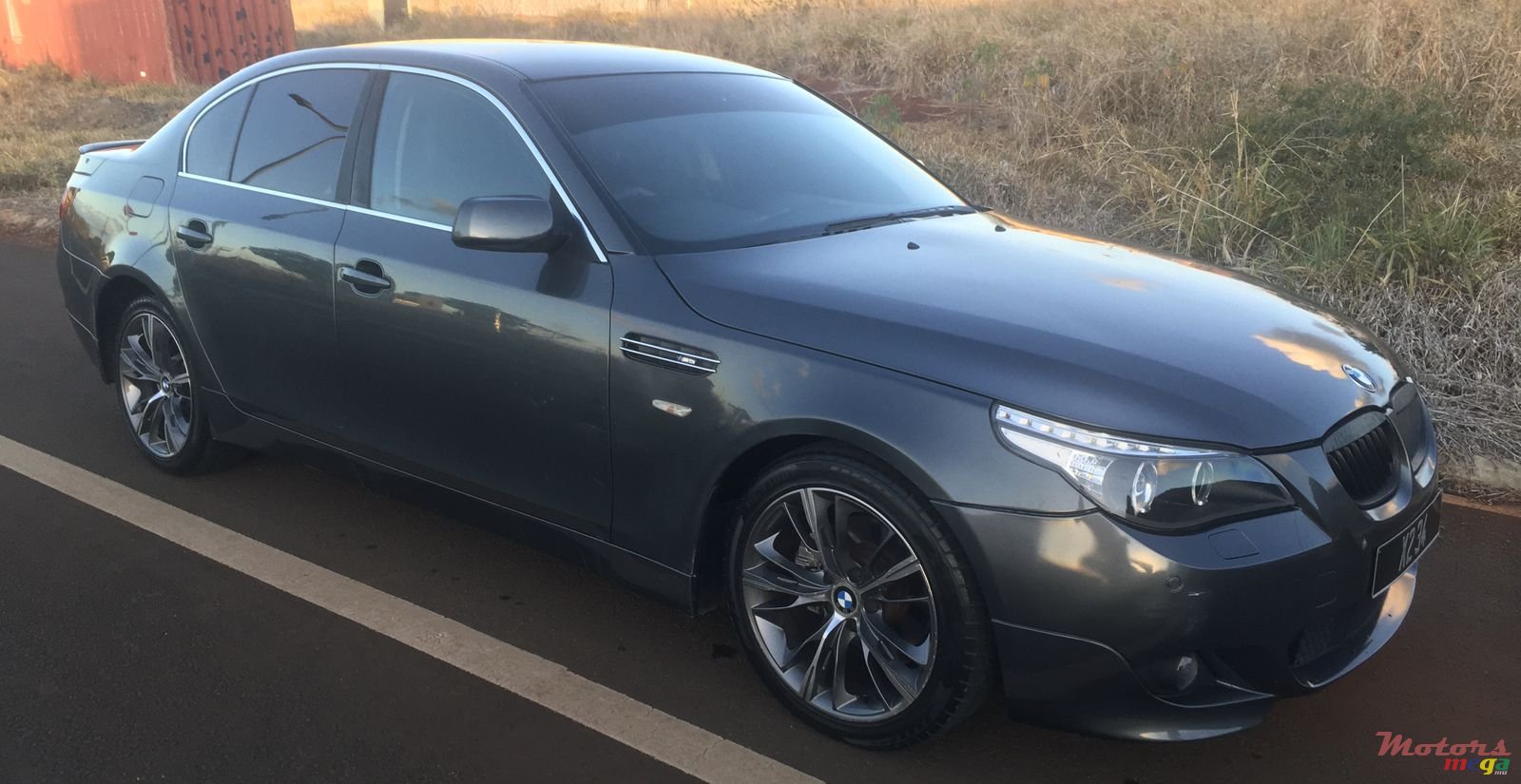 2004' BMW 1 Series 5 Door photo #3