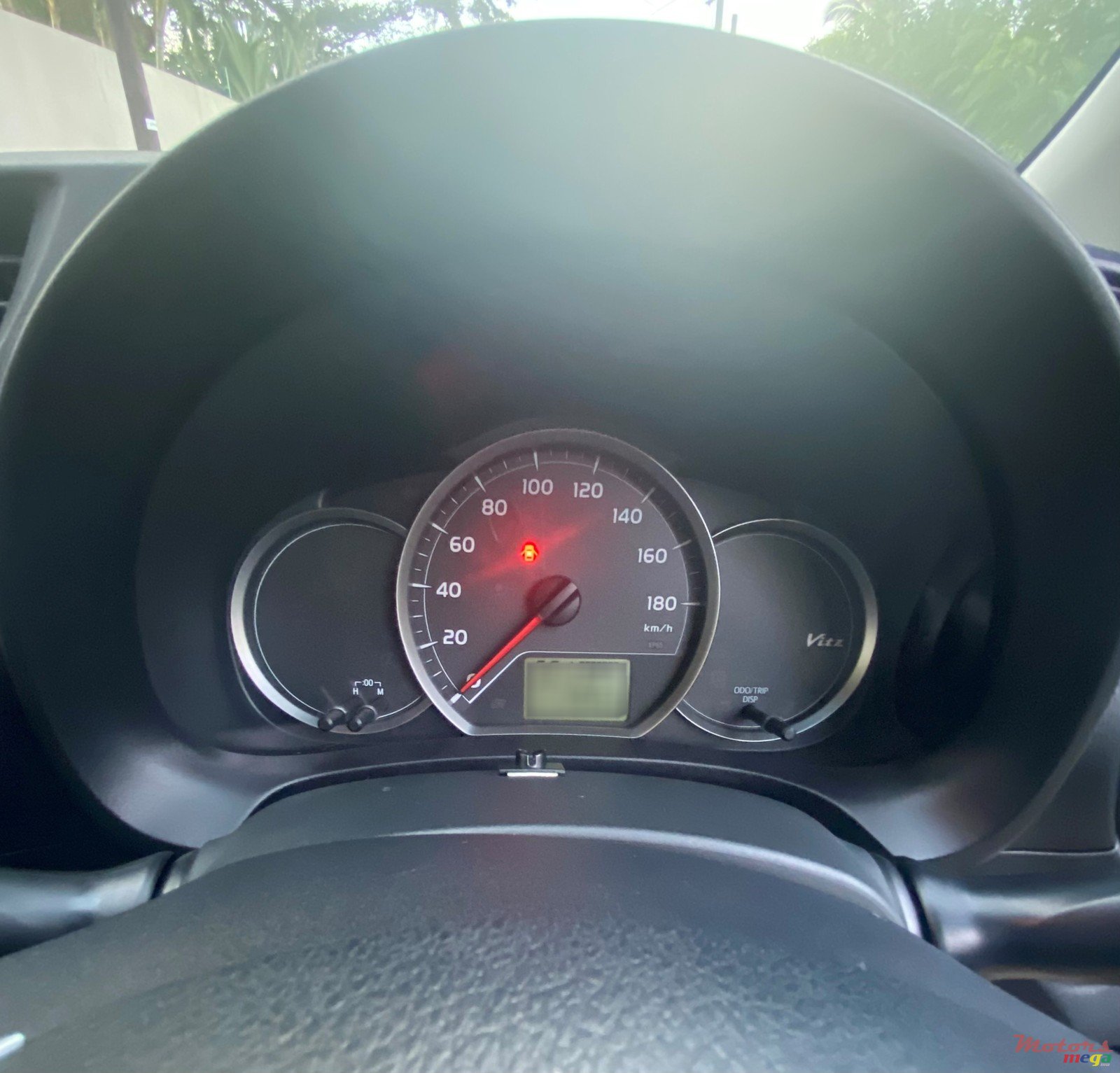 2012' Toyota Vitz photo #5