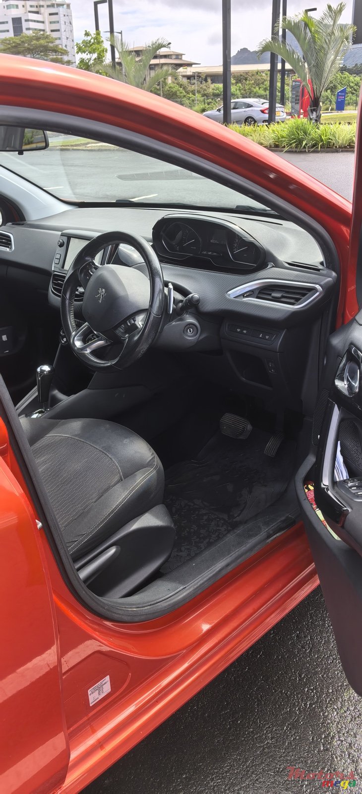 2017' Peugeot 208 photo #1