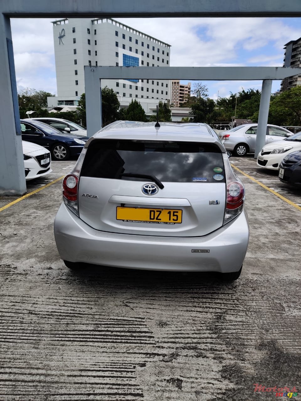 2015' Toyota Aqua photo #6