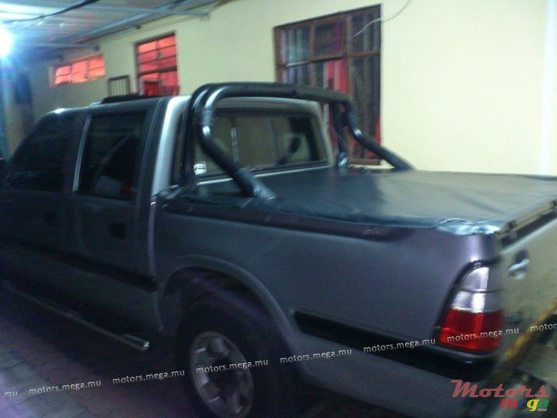 2003' Isuzu KB Series photo #2