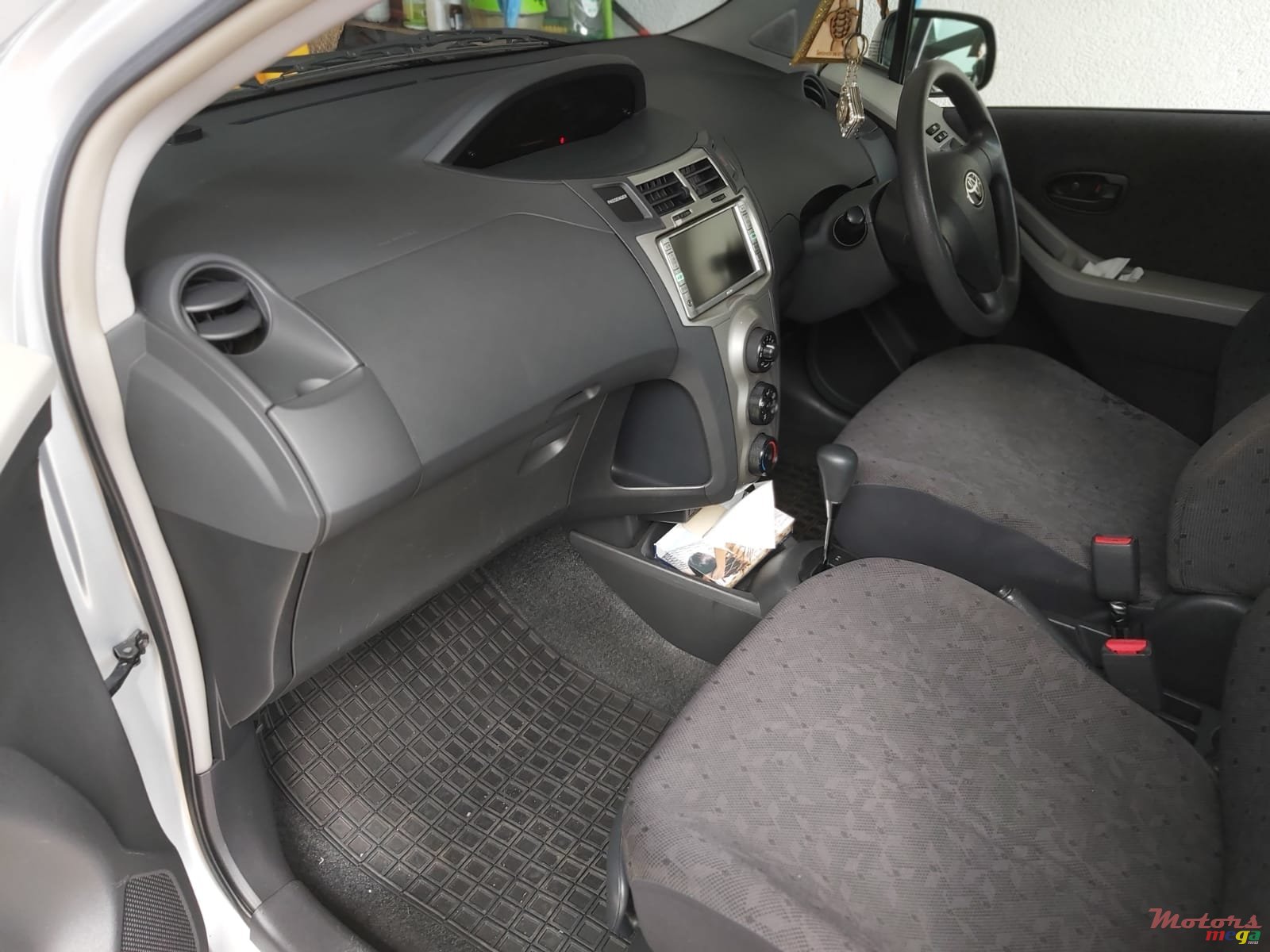 2007' Toyota Vitz Non photo #5