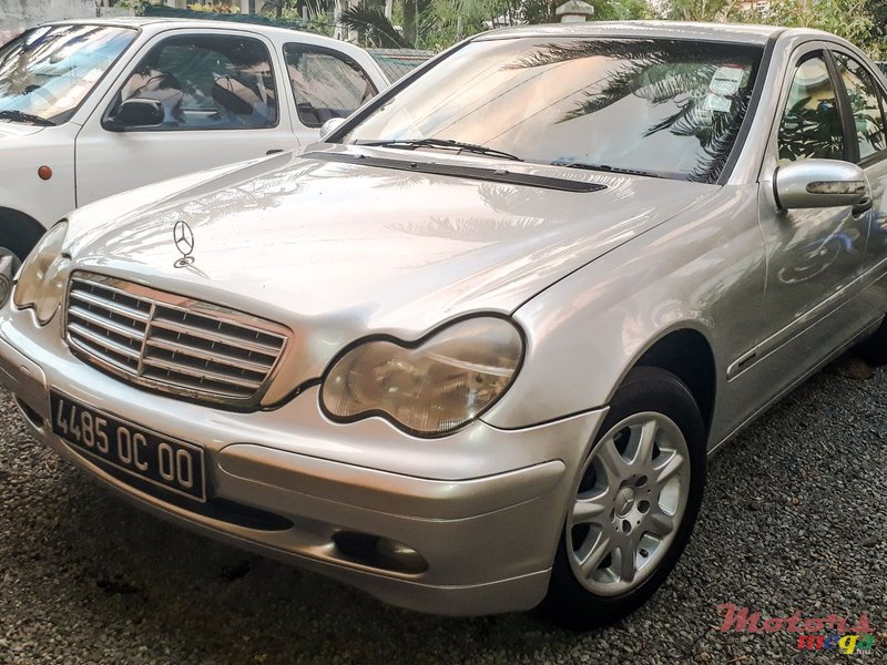 2000' Mercedes-Benz C-Class photo #1